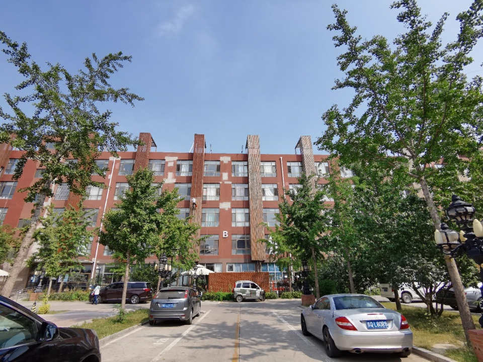 大地时尚文化创意园B座正门 